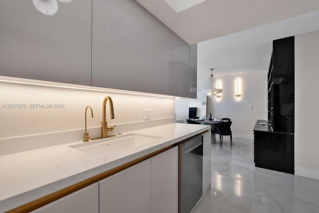 90 Alton Rd 2207, Miami Beach, FL 33139