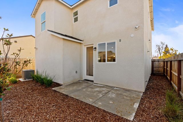 6726 E Sentry Drive, Fresno, CA 93727
