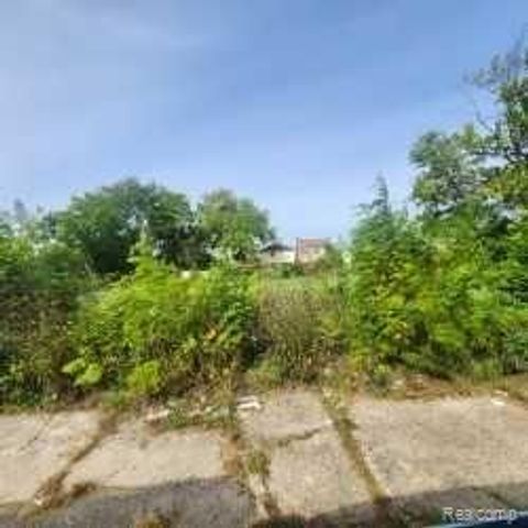26165 W OUTER Drive, Detroit, MI 48217
