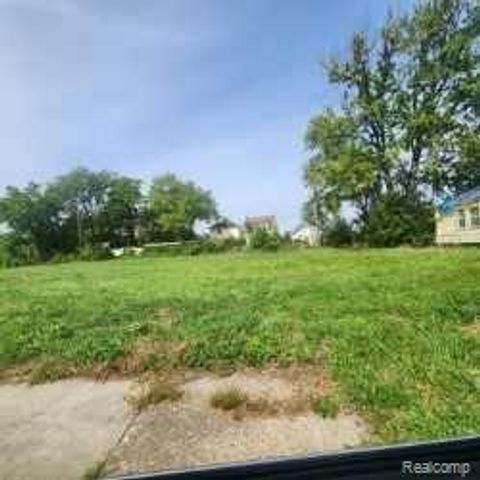 26165 W OUTER Drive, Detroit, MI 48217