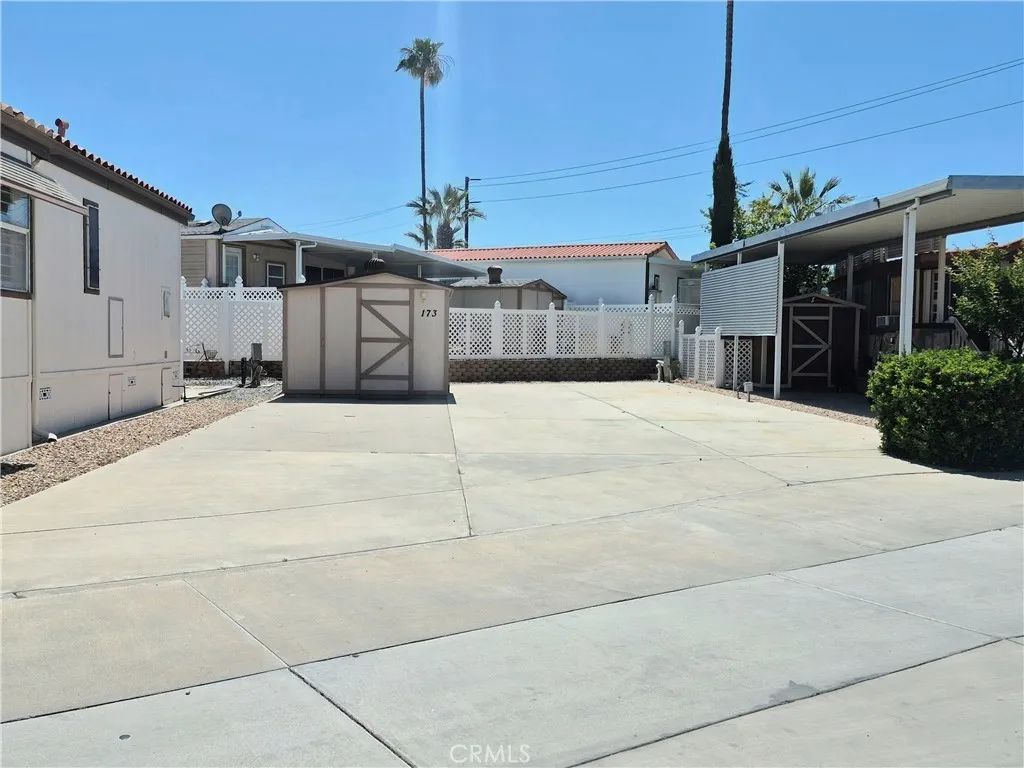 1295 S Cawston, Hemet, CA 92545