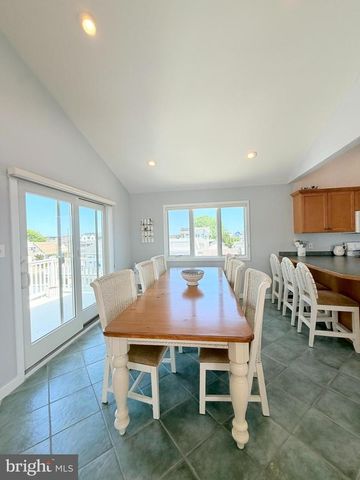 212 N BARNEGAT AVE, Surf City, NJ 08008