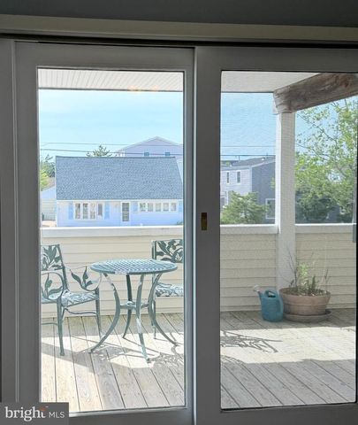 212 N BARNEGAT AVE, Surf City, NJ 08008