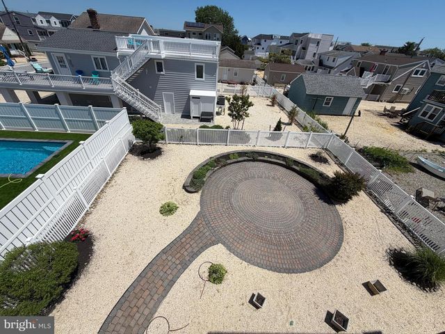 212 N BARNEGAT AVE, Surf City, NJ 08008