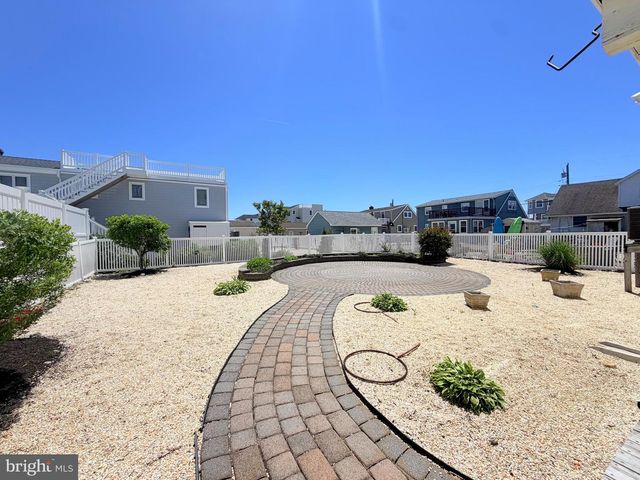 212 N BARNEGAT AVE, Surf City, NJ 08008