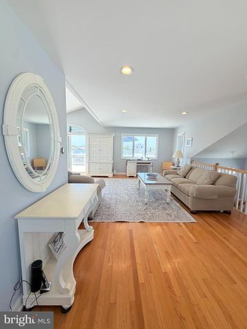 212 N BARNEGAT AVE, Surf City, NJ 08008