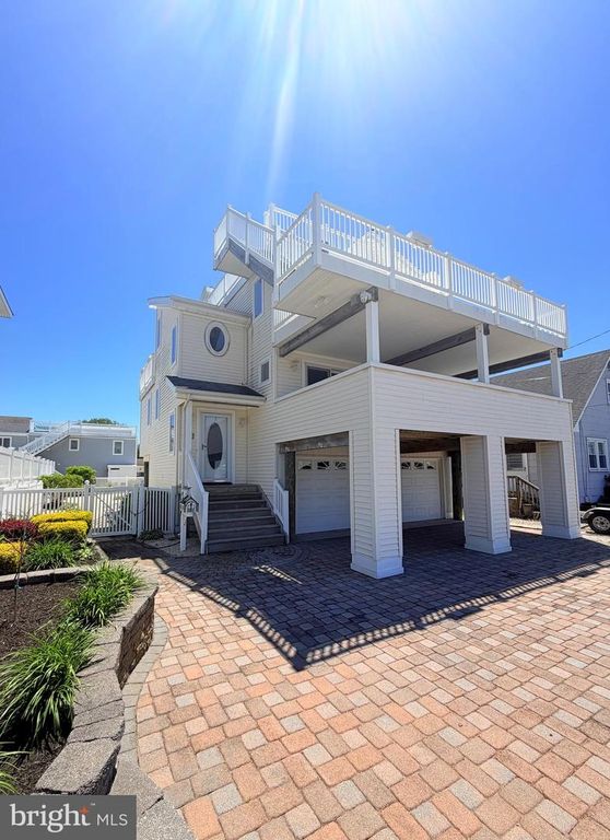 212 N BARNEGAT AVE, Surf City, NJ 08008