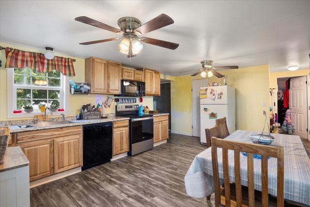 1274 County Road 2019 B, Glen Rose, TX 76043