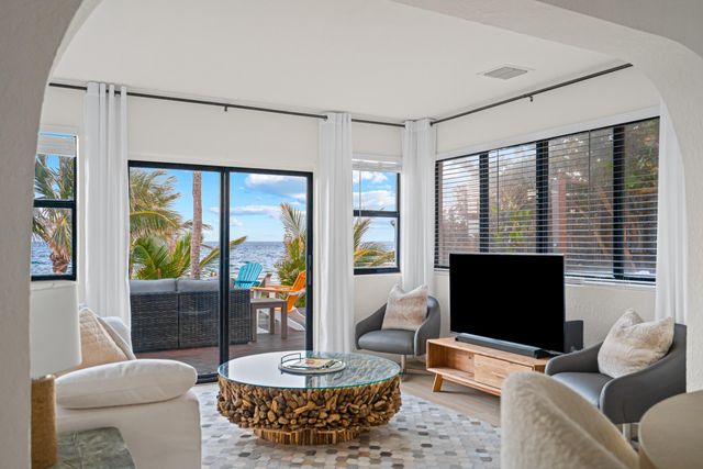 2330 N Ocean Boulevard, Boca Raton, FL 33431