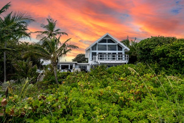 2330 N Ocean Boulevard, Boca Raton, FL 33431