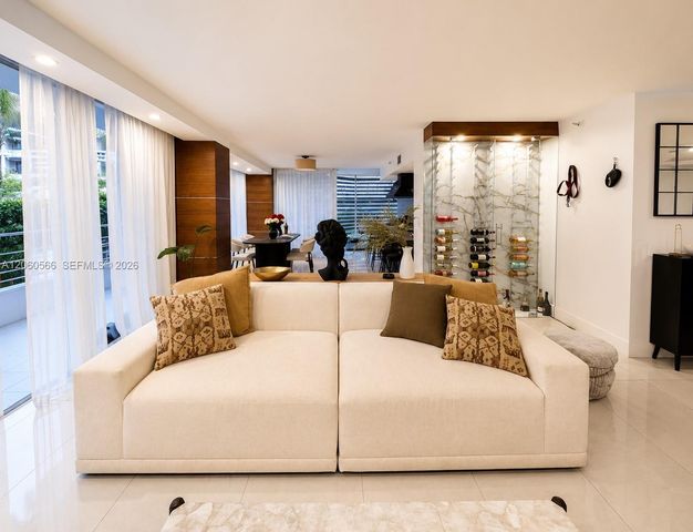 19195 NE 36th Ct 205, Aventura, FL 33180