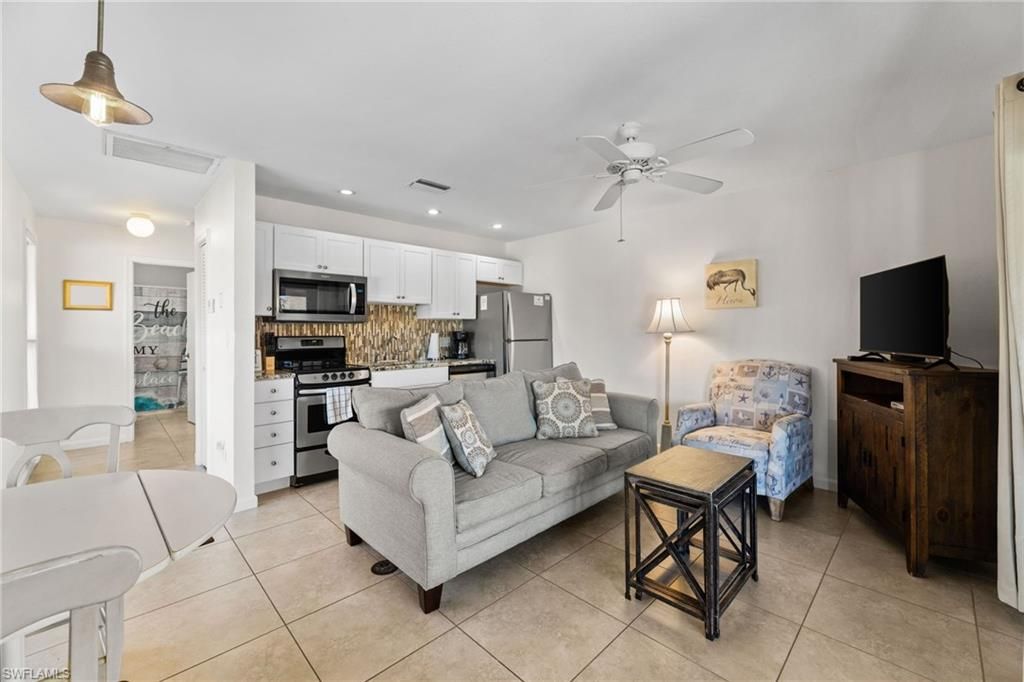 1811 Olde Middle Gulf DR 10, SANIBEL, FL 33957 — photo 3