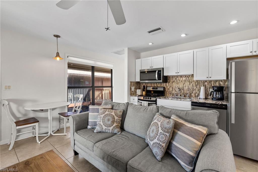 1811 Olde Middle Gulf DR 10, SANIBEL, FL 33957 — photo 5