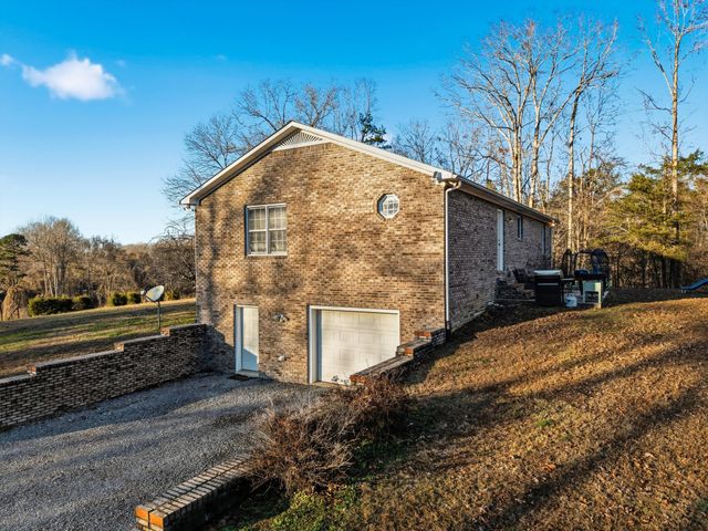 450 Poss Rd, Smithville, TN 37166