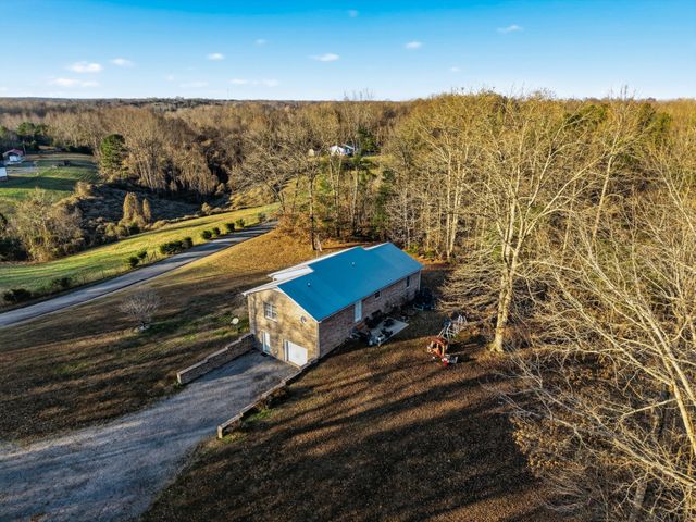 450 Poss Rd, Smithville, TN 37166