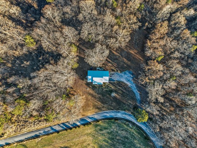450 Poss Rd, Smithville, TN 37166