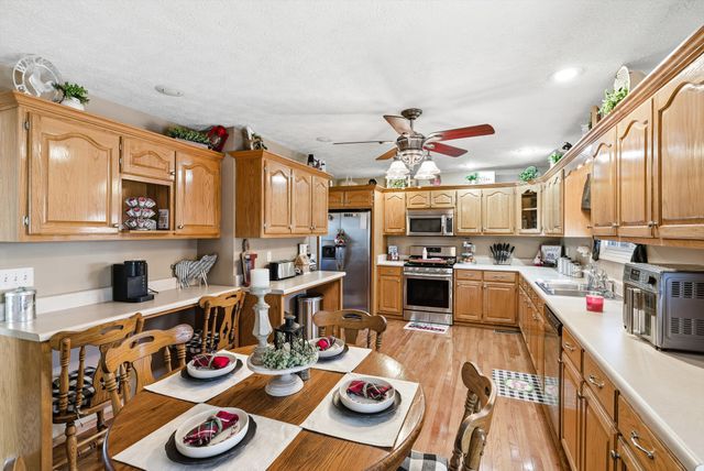 450 Poss Rd, Smithville, TN 37166