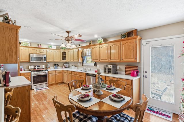 450 Poss Rd, Smithville, TN 37166