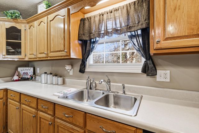 450 Poss Rd, Smithville, TN 37166