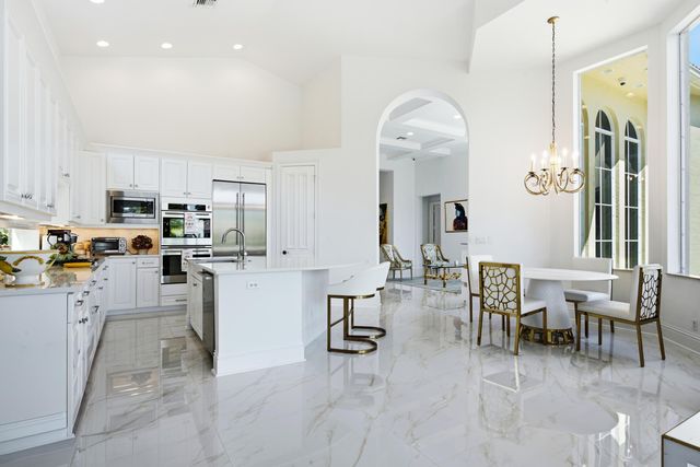 118 MONTE CARLO Drive, Palm Beach Gardens, FL 33418