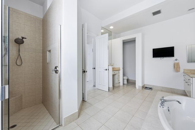 118 MONTE CARLO Drive, Palm Beach Gardens, FL 33418