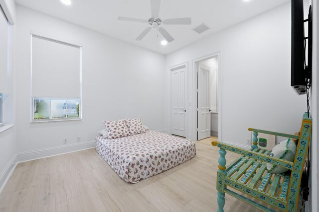 118 MONTE CARLO Drive, Palm Beach Gardens, FL 33418