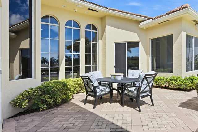 118 MONTE CARLO Drive, Palm Beach Gardens, FL 33418