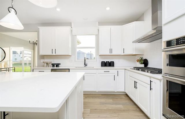 51369 Deerbrook Drive, Macomb, MI 48042