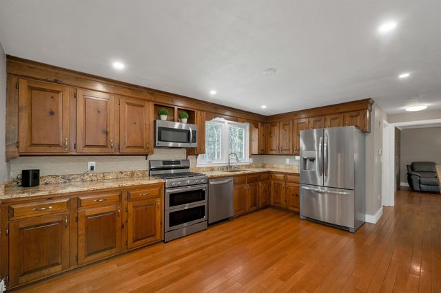 27 Cole Street, Salem, NH 03079