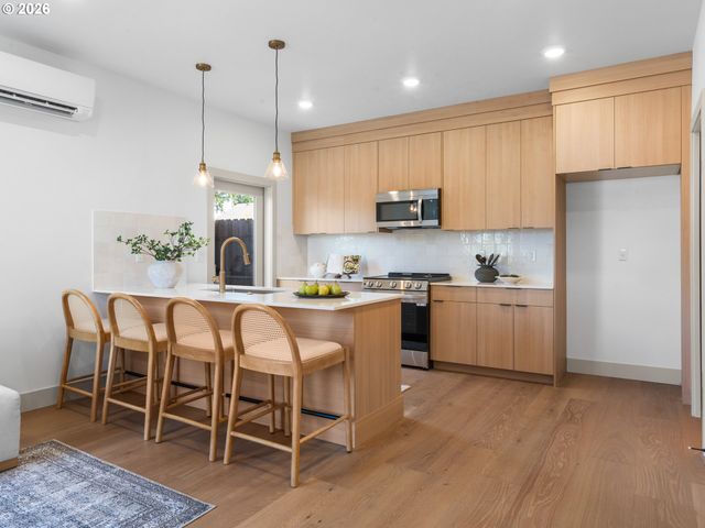 1280 N Farragut St 1, Portland, OR 97217
