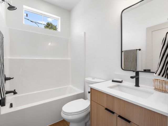 1280 N Farragut St 1, Portland, OR 97217