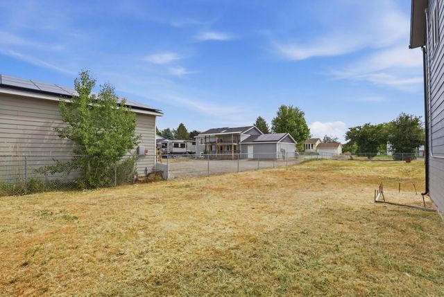 25421 E Joseph Ave, Newman Lake, WA 99025