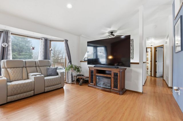 25421 E Joseph Ave, Newman Lake, WA 99025