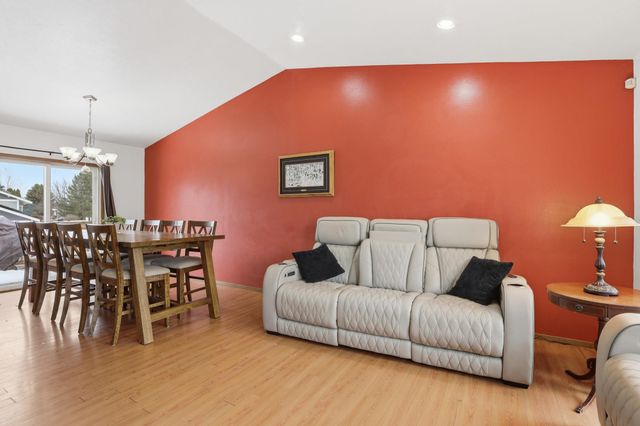 25421 E Joseph Ave, Newman Lake, WA 99025