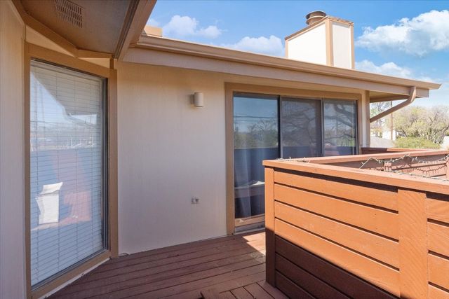 7 Dewberry Court, Bedford, TX 76021