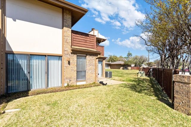 7 Dewberry Court, Bedford, TX 76021