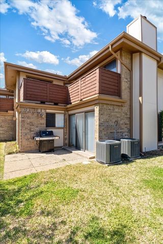 7 Dewberry Court, Bedford, TX 76021