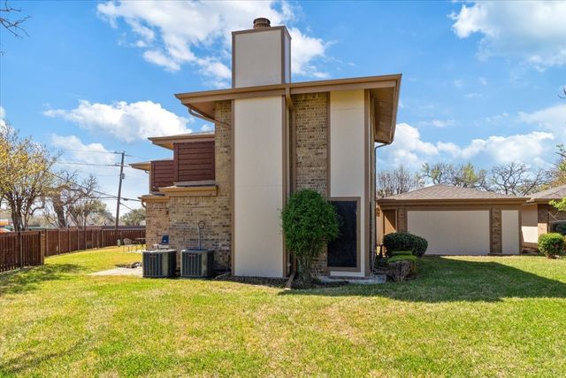 7 Dewberry Court, Bedford, TX 76021