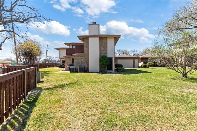 7 Dewberry Court, Bedford, TX 76021