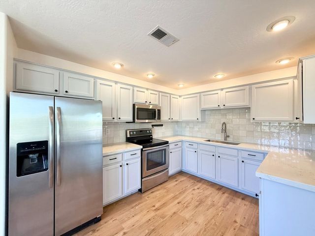 16801 N 94th Street 2008, Scottsdale, AZ 85260