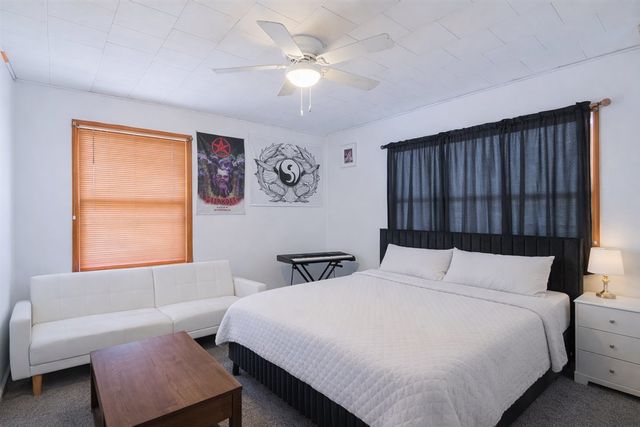 1003 W Jackson Street, Bloomington, IL 61701