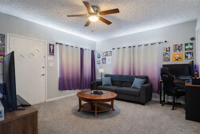 1003 W Jackson Street, Bloomington, IL 61701