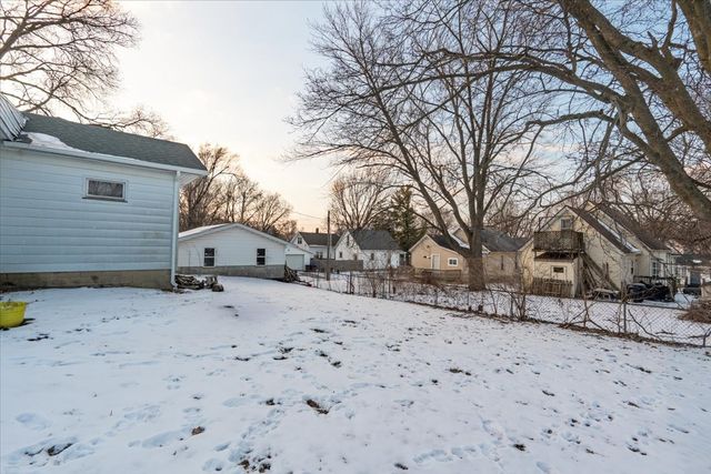 1003 W Jackson Street, Bloomington, IL 61701