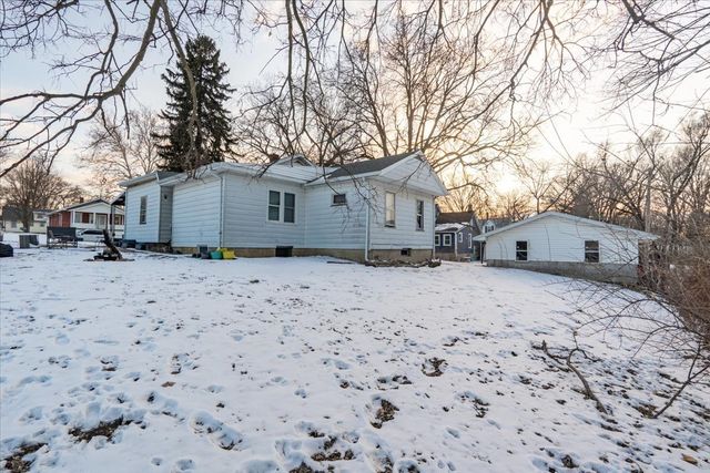 1003 W Jackson Street, Bloomington, IL 61701