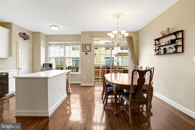 2342 HUNTINGTON STATION CT, Alexandria, VA 22303