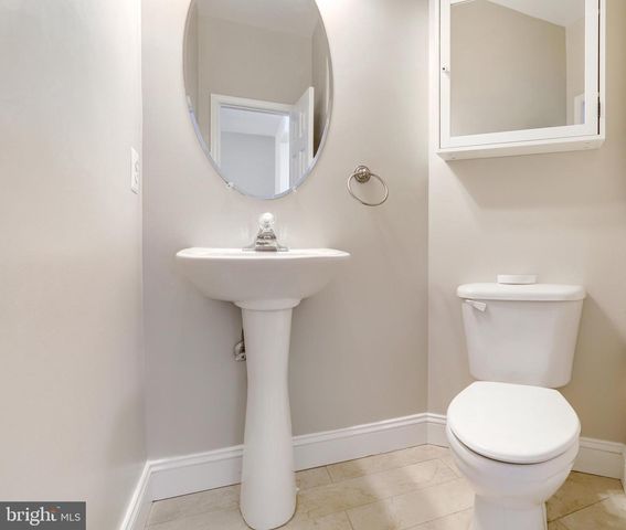 2342 HUNTINGTON STATION CT, Alexandria, VA 22303