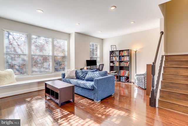 2342 HUNTINGTON STATION CT, Alexandria, VA 22303