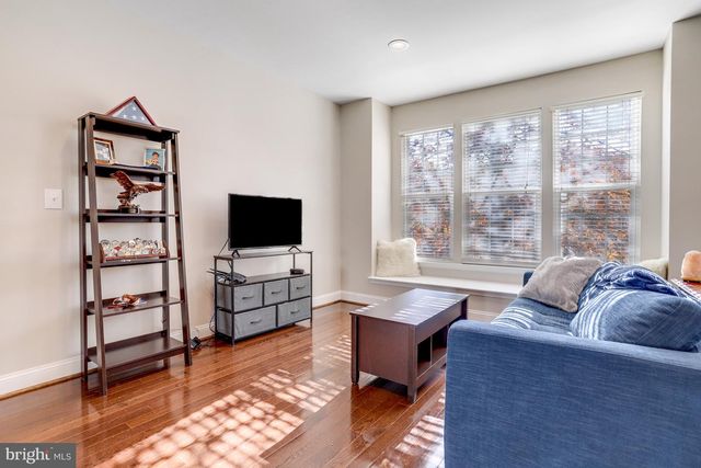 2342 HUNTINGTON STATION CT, Alexandria, VA 22303