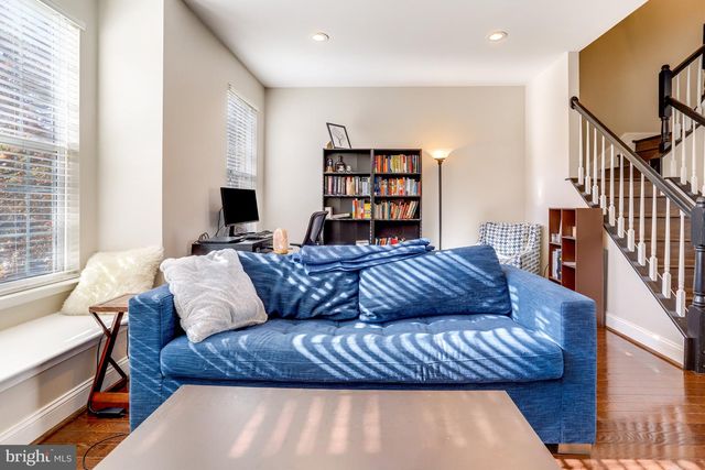 2342 HUNTINGTON STATION CT, Alexandria, VA 22303