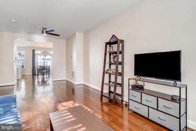 2342 HUNTINGTON STATION CT, Alexandria, VA 22303